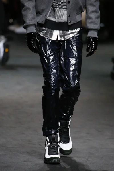 Look 48